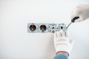 mounting-electric-sockets-indoors